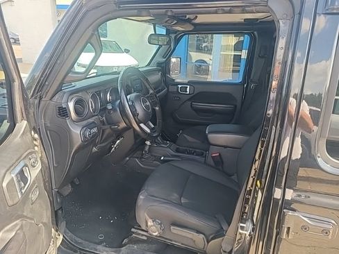 Used 2022 Jeep Gladiator Sport AWD/4WD image 13