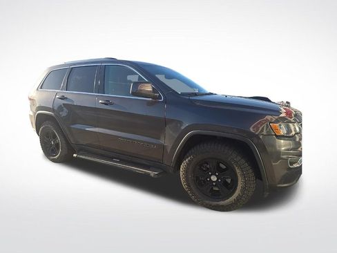Used 2017 Jeep Grand Cherokee Laredo w/ Quick Order Package 23E AWD/4WD image 4
