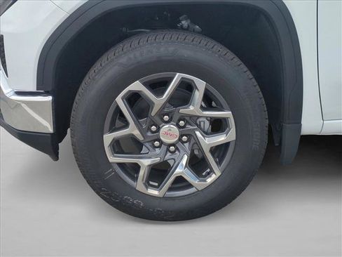 New 2026 GMC Sierra 1500 SLE image 10