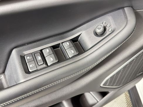 Used 2022 Jeep Grand Cherokee Limited image 19