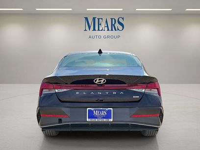 Used 2025 Hyundai Elantra Limited