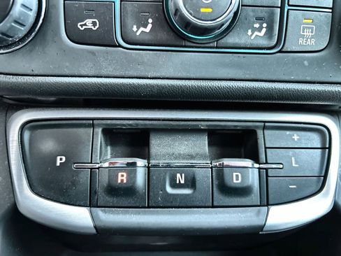 Used 2023 GMC Terrain SLE w/ Driver Convenience Package image 19