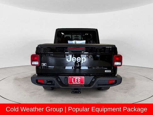 Used 2022 Jeep Gladiator Overland w/ Popular Equipment Package AWD/4WD image 5