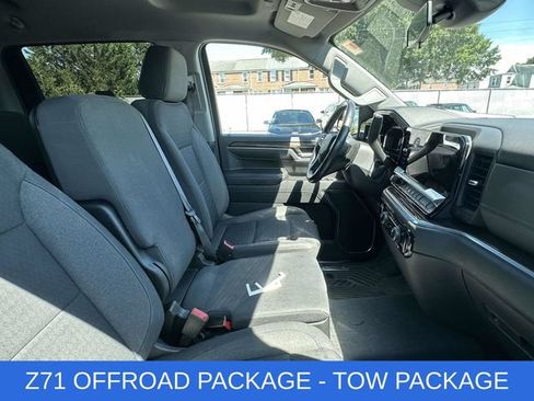 Used 2022 Chevrolet Silverado 1500 RST AWD/4WD image 2