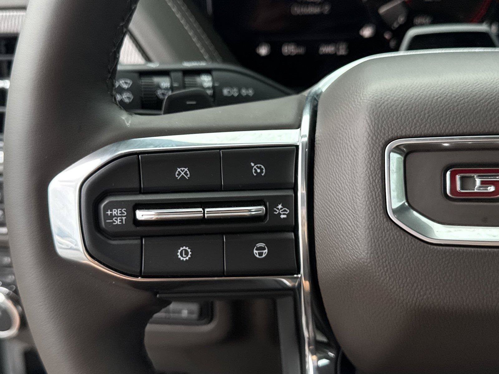 Used 2025 GMC Yukon Elevation AWD/4WD image 22