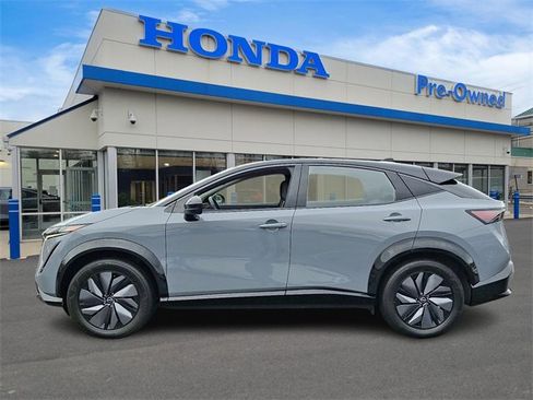 Used 2024 Nissan Ariya AWD image 7