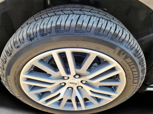 Used 2022 Ford Expedition Max Platinum image 19