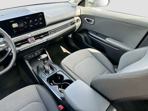 Used 2025 Kia K4 FWD image 21