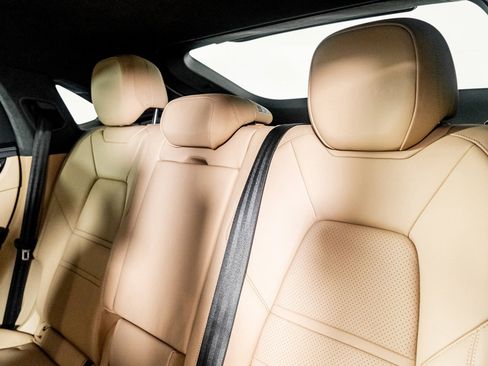 Used 2023 Porsche Cayenne Turbo w/ Premium Package Plus (PI3) image 34