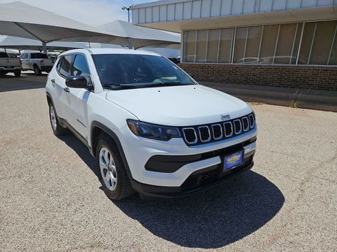 Used 2025 Jeep Compass Sport AWD/4WD image 2