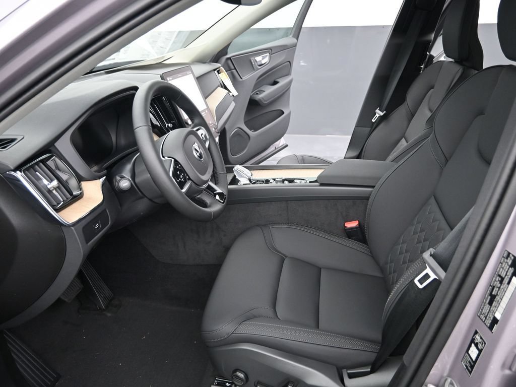Used 2026 Volvo XC60 B5 Core w/ Climate Package AWD/4WD image 13