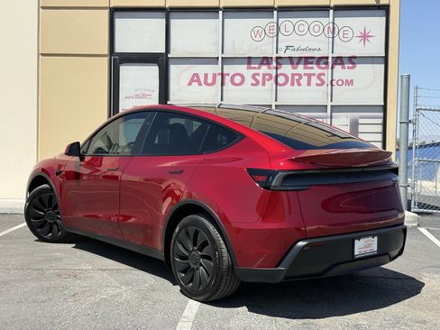 Used 2026 Tesla Model Y Long Range RWD image 9