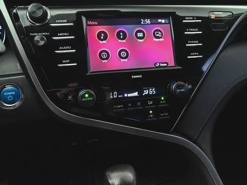 Used 2020 Toyota Camry LE FWD image 21