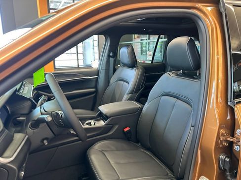 New 2026 Jeep Grand Cherokee Limited AWD/4WD image 16