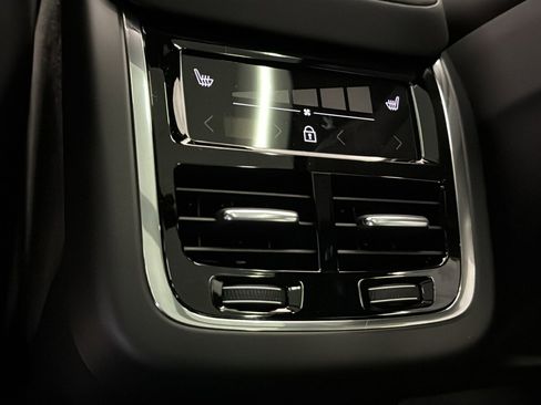 New 2026 Volvo XC60 B5 Ultra w/ Climate Package AWD/4WD image 28