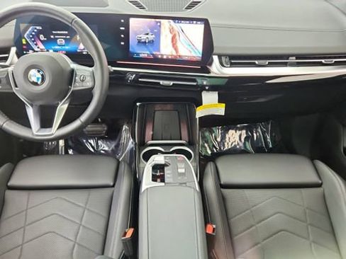 Used 2025 BMW X2 xDrive28i image 19