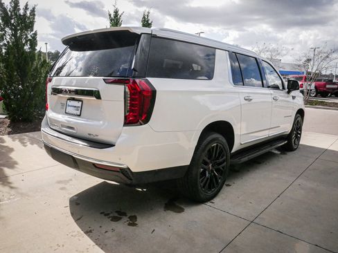 Used 2023 GMC Yukon XL SLT image 10