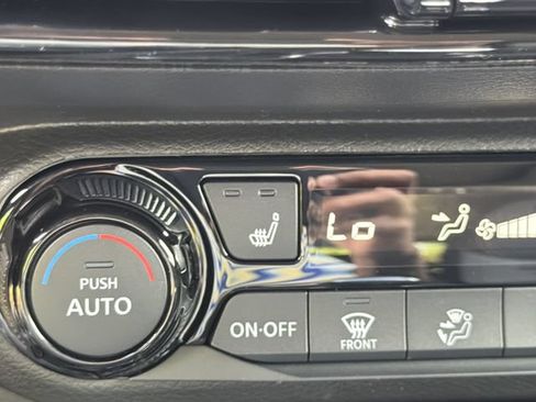 New 2026 Nissan Kicks SV w/ SV Premium Package FWD image 32