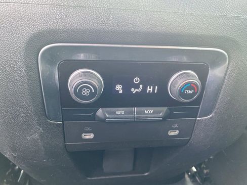 Used 2023 Chevrolet Suburban RST AWD/4WD image 25