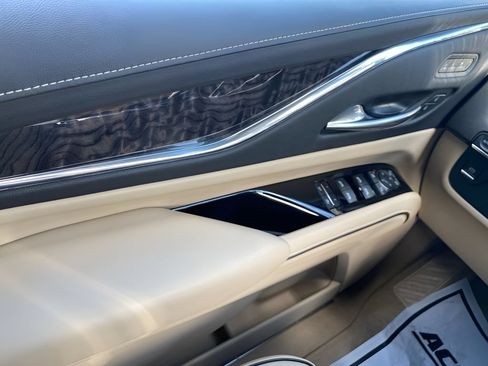 Used 2021 Cadillac Escalade Premium Luxury AWD/4WD image 26