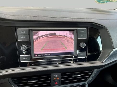 Used 2024 Volkswagen Jetta SE FWD image 15