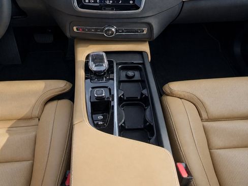 Certified 2023 Volvo XC90 T8 Ultimate w/ Lounge Package AWD/4WD image 13