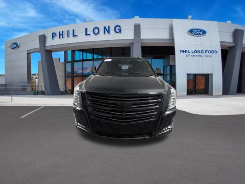 Used 2020 Cadillac Escalade Luxury AWD/4WD image 8