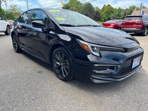 Used 2025 Toyota Corolla SE w/ SE Premium Package FWD image 4