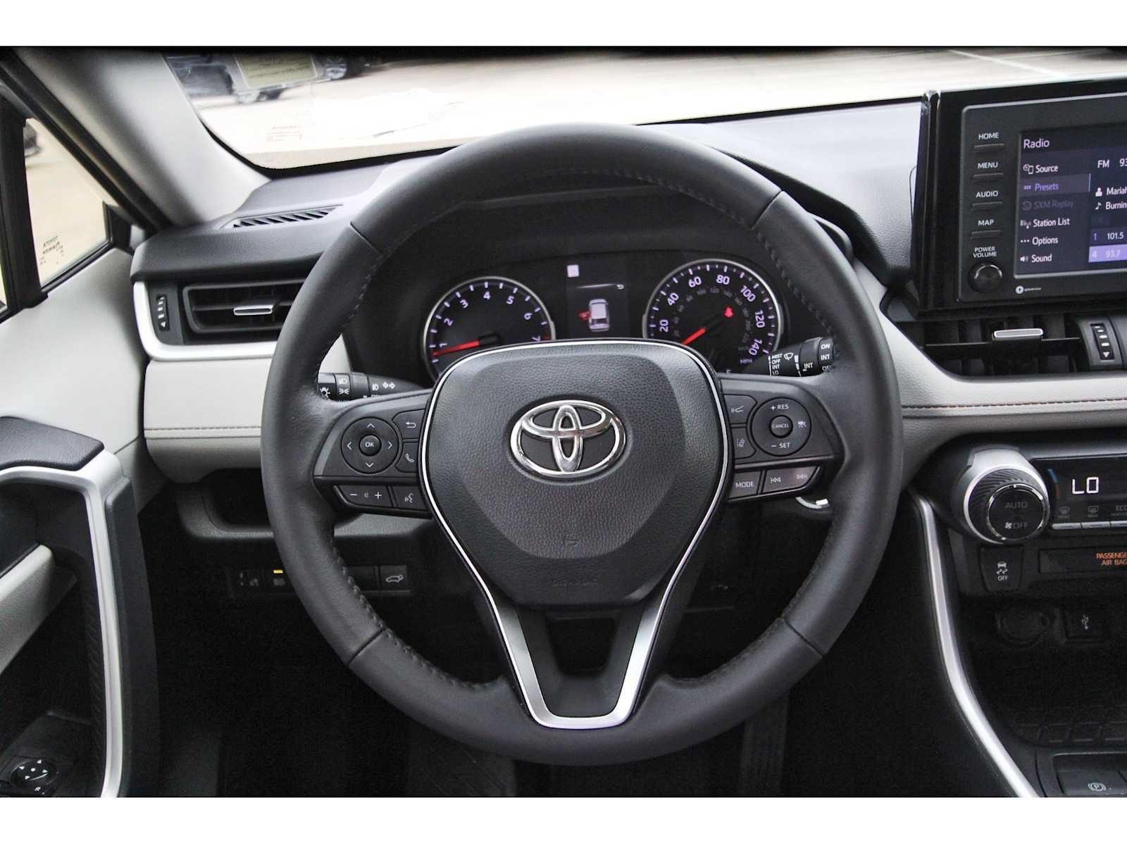 Used 2022 Toyota RAV4 XLE Premium FWD image 13