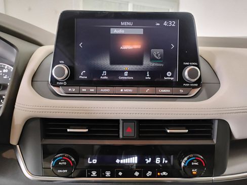 Used 2023 Nissan Rogue SV FWD image 66