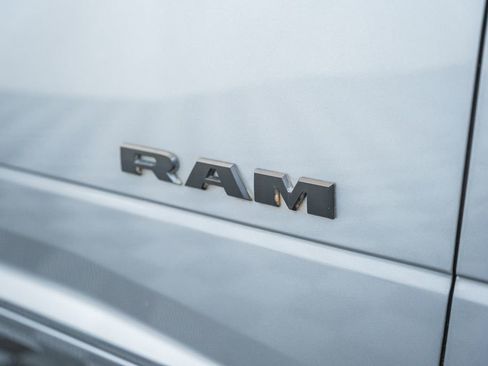 Used 2024 RAM 2500 Big Horn w/ Night Edition AWD/4WD image 17