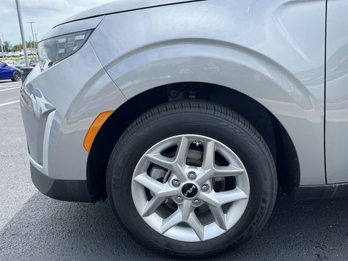 Certified 2025 Kia Soul LX w/ LX Technology Package FWD image 16