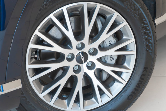 Used 2025 Genesis GV80 2.5T Standard AWD/4WD image 2