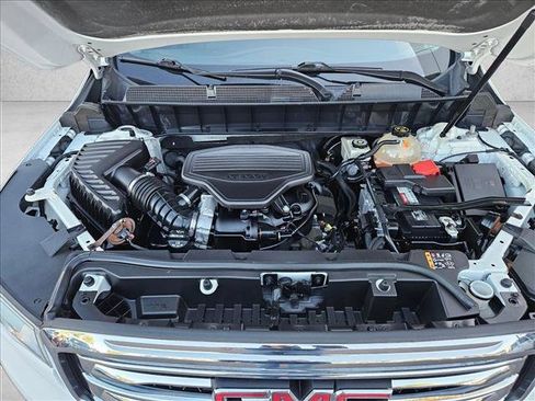 Used 2018 GMC Acadia SLT image 22