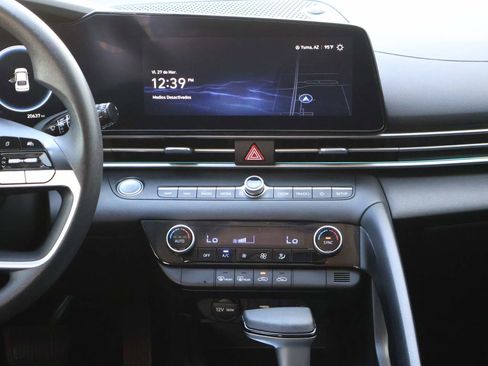 Used 2024 Hyundai Elantra SEL image 14