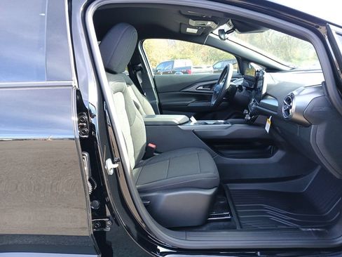 New 2026 Chevrolet Equinox EV LT w/ Comfort Package FWD image 28