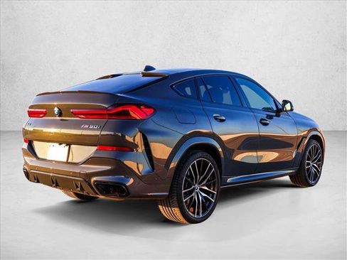 Used 2022 BMW X6 M50i w/ Dynamic Handling Package image 5