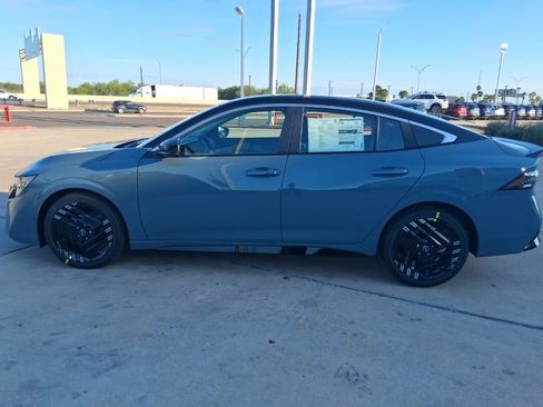 New 2026 Nissan Sentra SR w/ SR All Weather Package FWD image 4