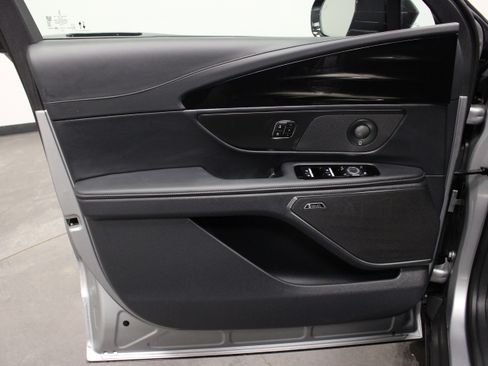 Used 2026 Lincoln Nautilus Premier w/ Equipment Group 102A AWD/4WD image 19