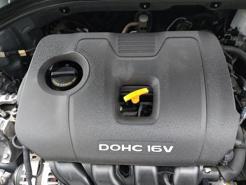 Used 2018 Hyundai Elantra SE FWD image 30