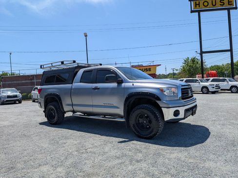 Used 2013 Toyota Tundra 4x4 Double Cab w/ Tow Pkg image 3