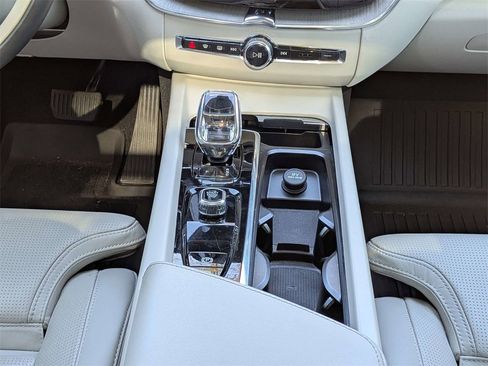 Certified 2023 Volvo XC60 B5 Ultimate image 20