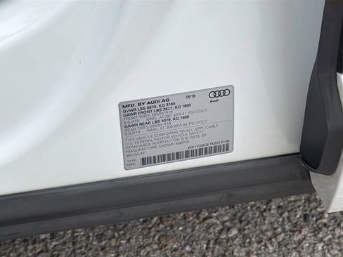 Used 2019 Audi e-tron Prestige image 45