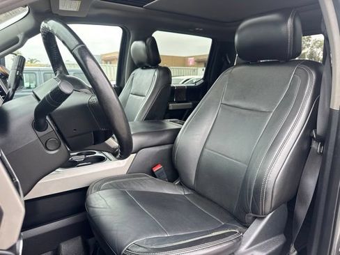 Used 2019 Ford F250 Lariat w/ Lariat Ultimate Package AWD/4WD image 32