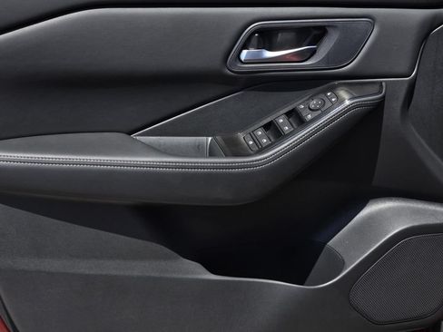 New 2026 Nissan Rogue SV FWD image 17