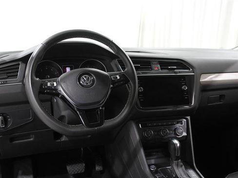 Certified 2021 Volkswagen Tiguan SE image 6
