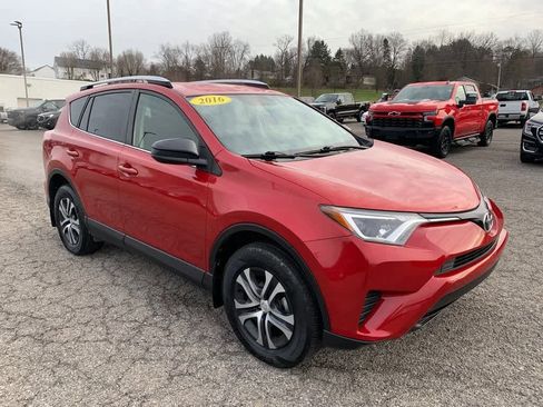 Used 2016 Toyota RAV4 LE image 10
