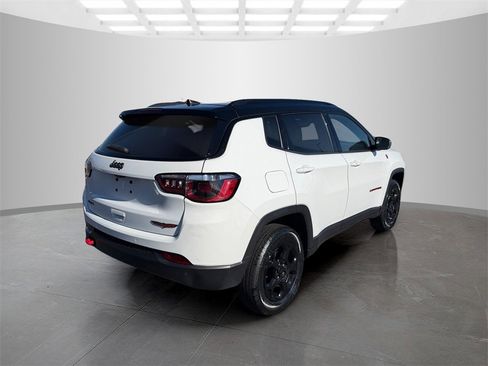 Used 2023 Jeep Compass Trailhawk image 7