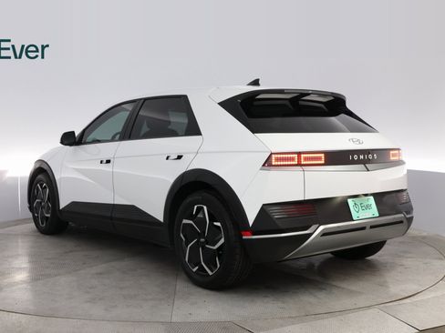 Used 2024 Hyundai Ioniq 5 SEL image 14