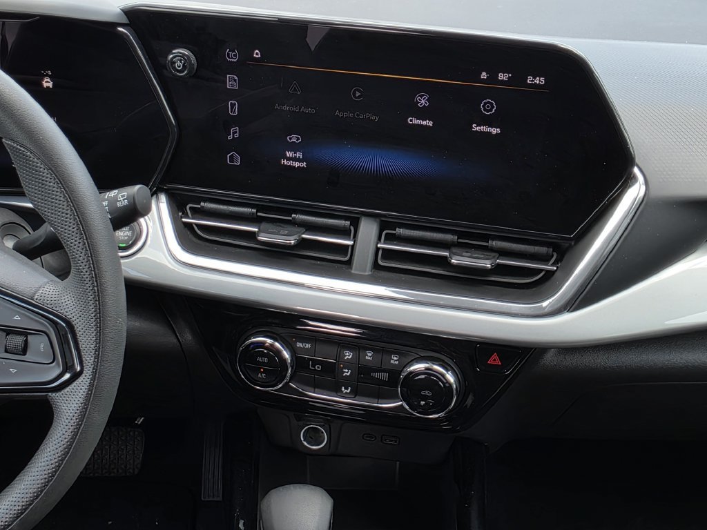 Used 2025 Chevrolet Trax LT FWD image 21